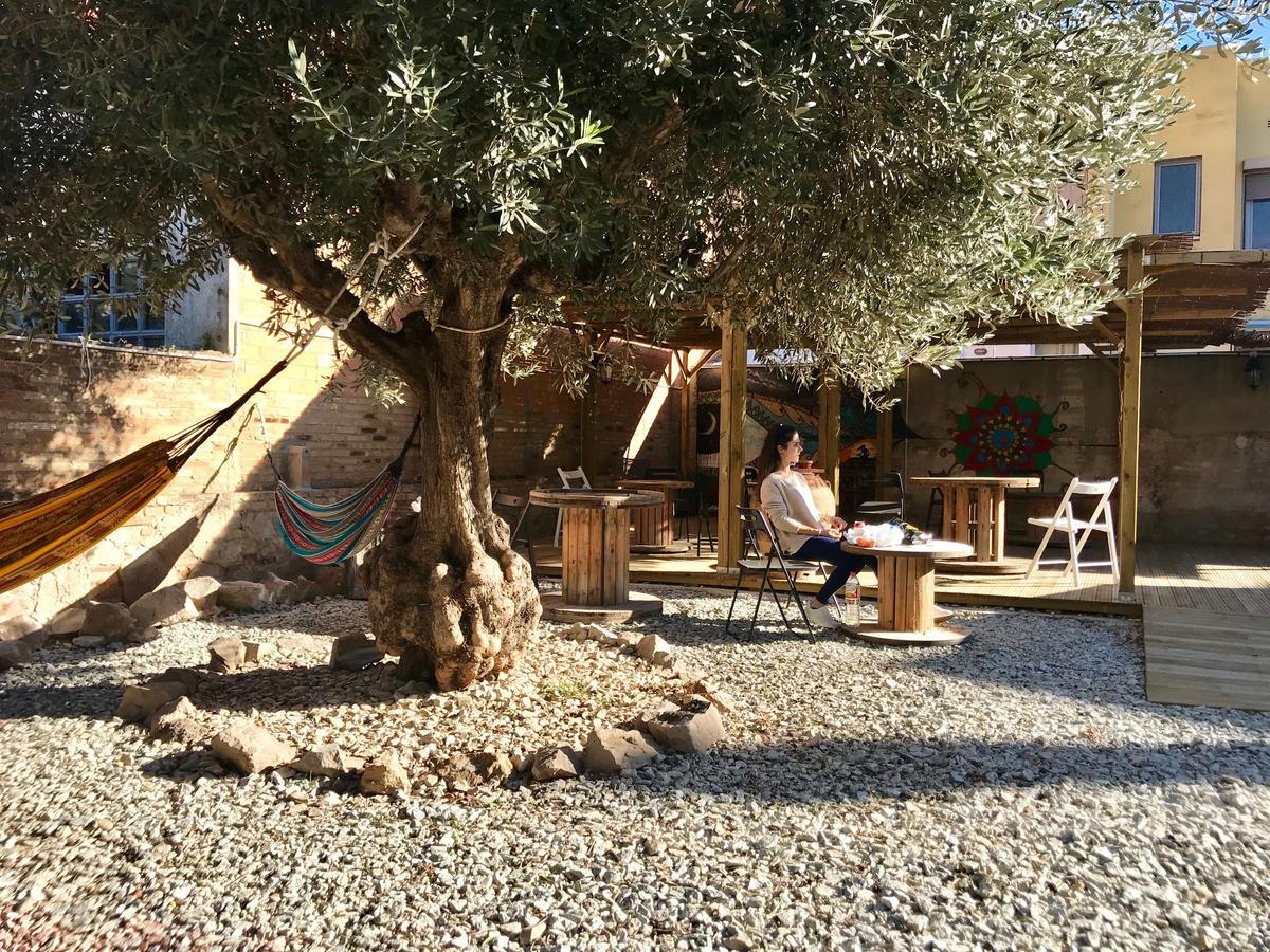 Mucha Masia Hostel Rural Urba El Prat de Llobregat Exterior photo