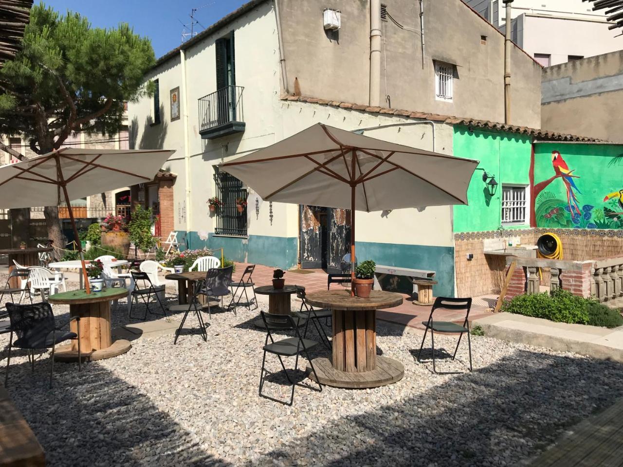 Mucha Masia Hostel Rural Urba El Prat de Llobregat Exterior photo